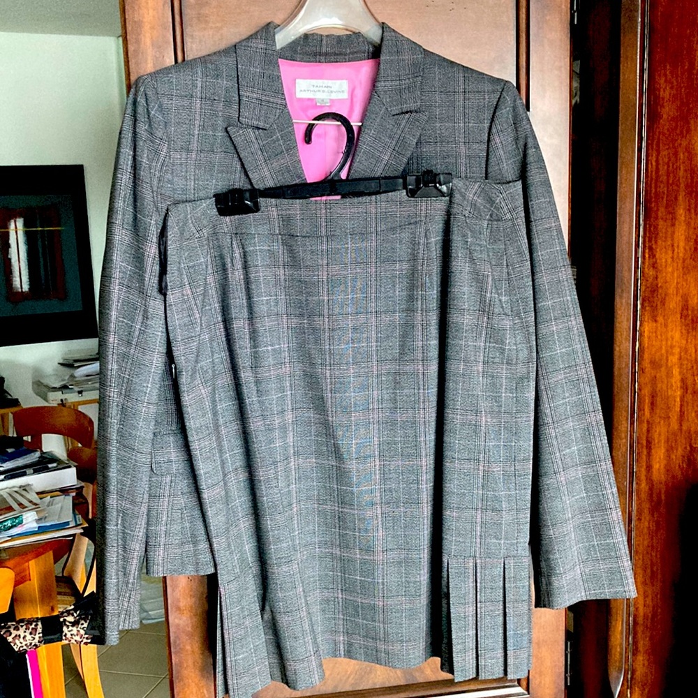 Tahari Arthur Levine suit/skirt set pink plaid, jacket size 16, skirt size 14